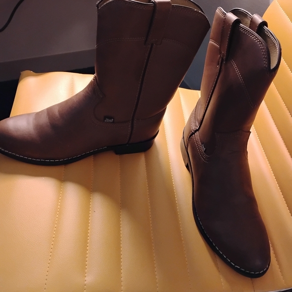 Men's Brown Leather Boots - Picture 2 of 4